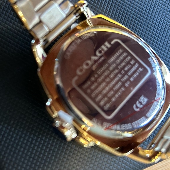 COACH BOYFRIEND WATCH WITH 38MM GOLDEN CHRONOGRAPH FACE AND GOLDEN BRACELET. - Picture 7 of 12